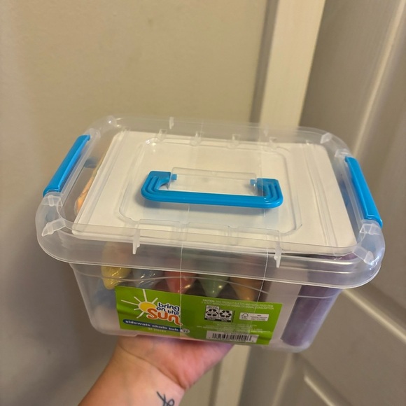 Sidewalk Chalk Tub - 35 pieces - Picture 3 of 7